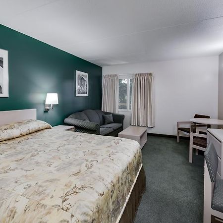 Heritage Inn Hotel & Convention Centre - Taber Bagian luar foto