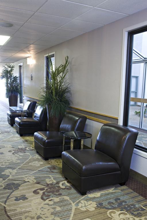 Heritage Inn Hotel & Convention Centre - Taber Bagian luar foto