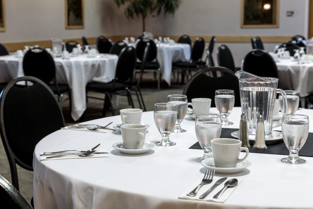 Heritage Inn Hotel & Convention Centre - Taber Bagian luar foto