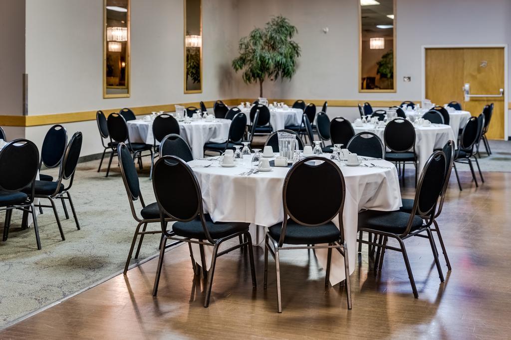 Heritage Inn Hotel & Convention Centre - Taber Bagian luar foto