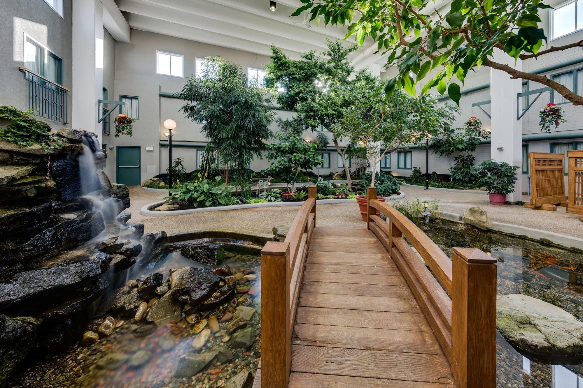 Heritage Inn Hotel & Convention Centre - Taber Bagian luar foto